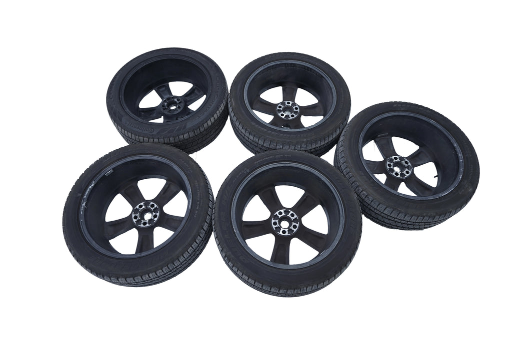 Land Rover Defender Pirelli Tyre Set L8B2-1007-HA Black & Orange – Genuine OEM