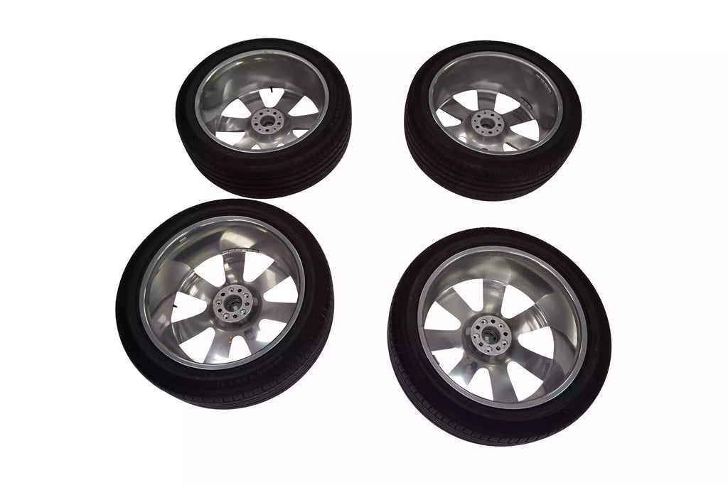 ROLLS ROYCE CULLINAN 21" Wheels Rims with Tyres Set Silver OEM 6882835 6882836